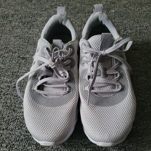 Under Armour Women's Charged Grey Size 6.5 PRE-OWNED 👟